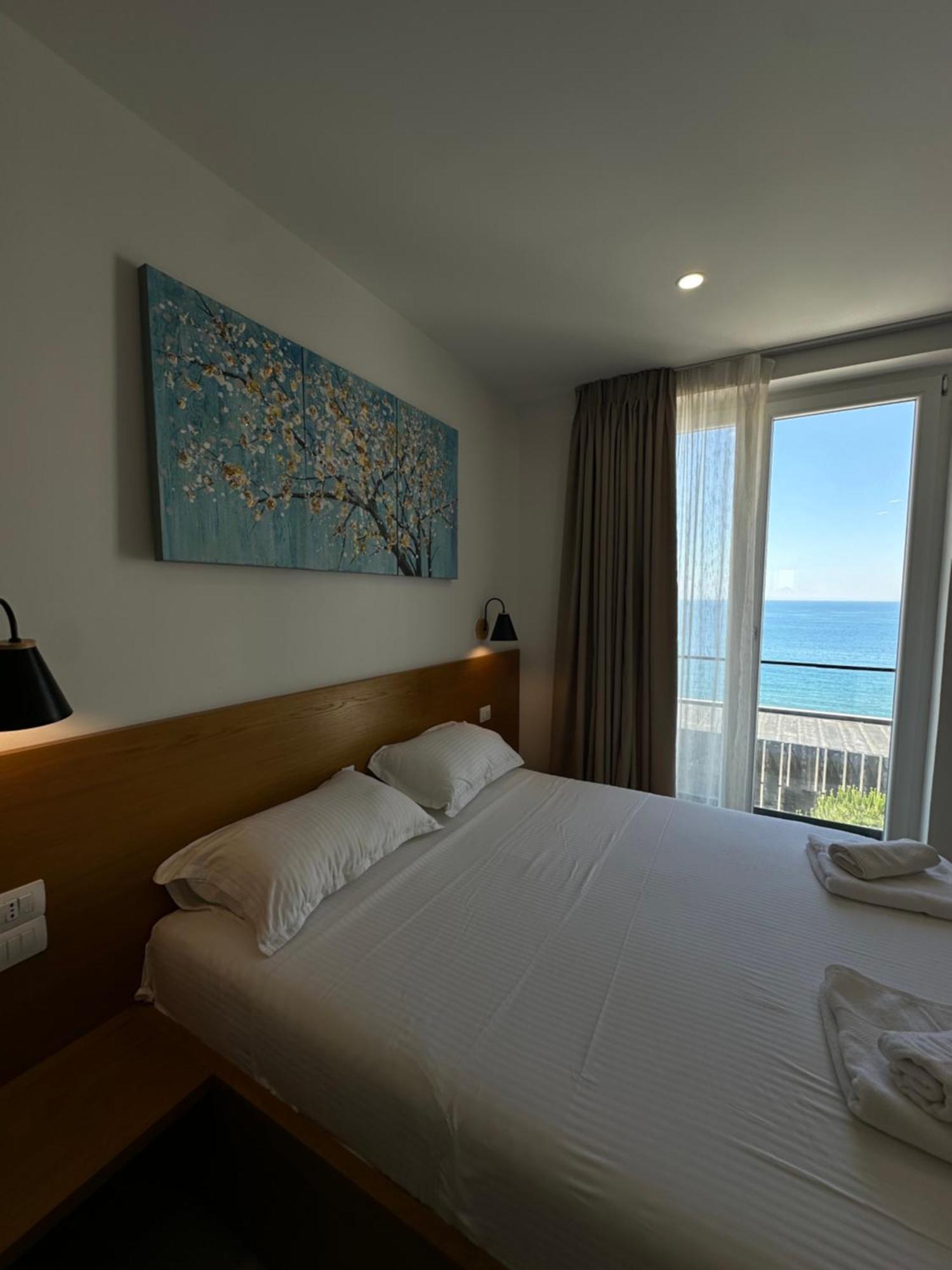 Serenity In Hotel *