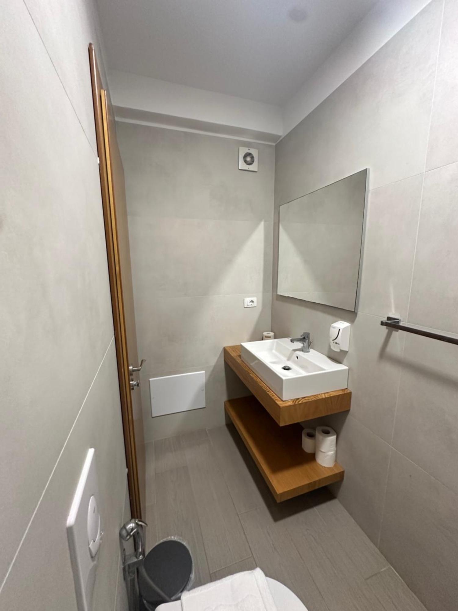 Hotel Serenity In *