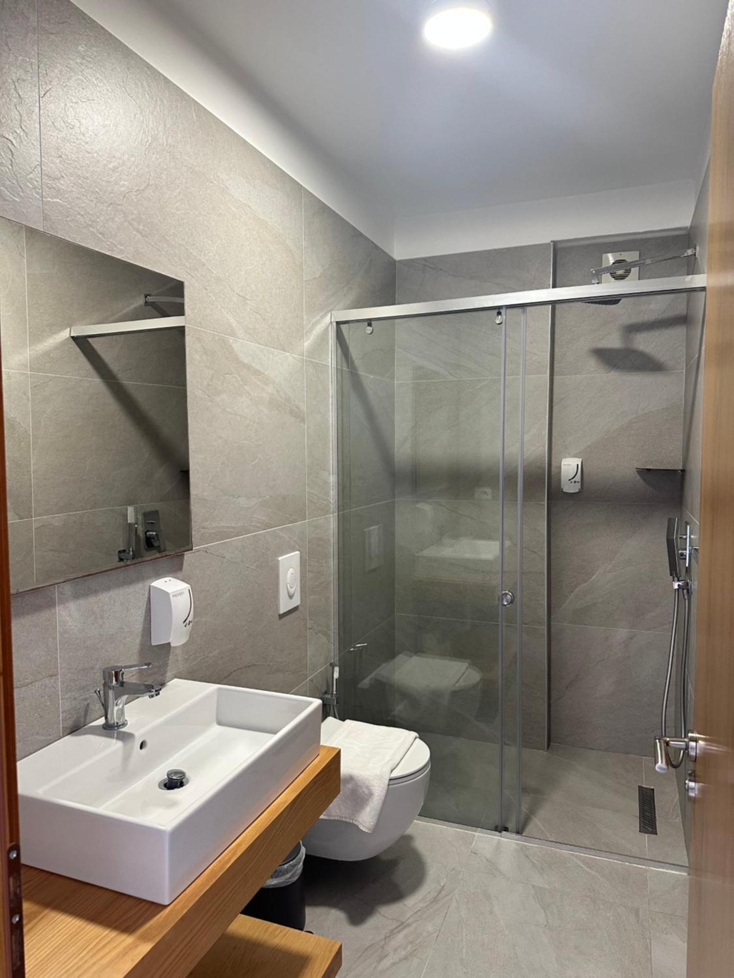 Serenity In Hotel *